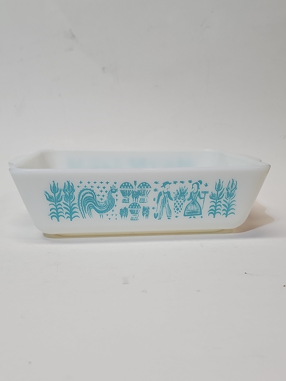 Vintage Pyrex Amish Butterprint Milk Glass Regrigerator Dish - 1.5 Quart, #0503